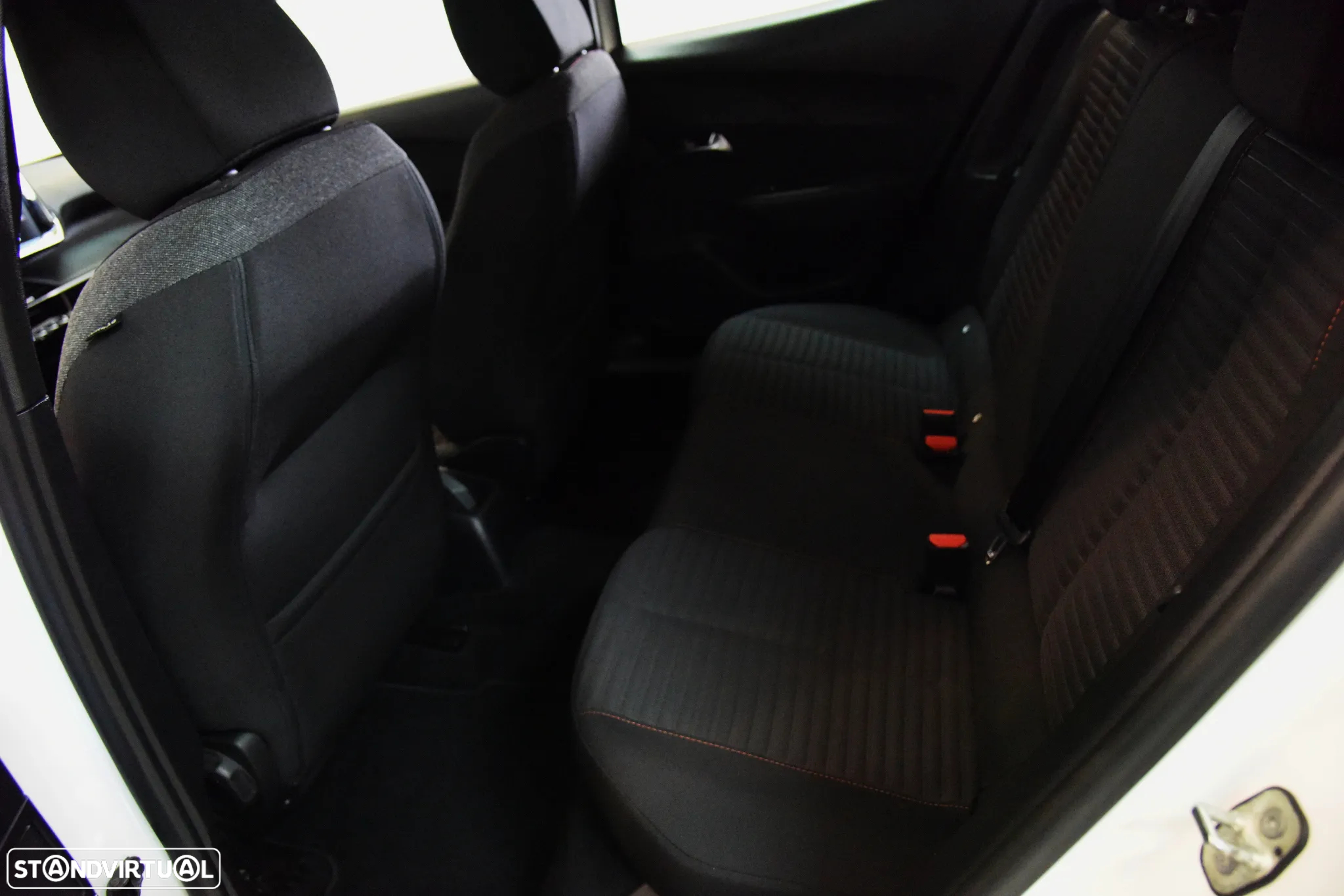 Peugeot 2008 1.5 BlueHDi Active Pack - 25