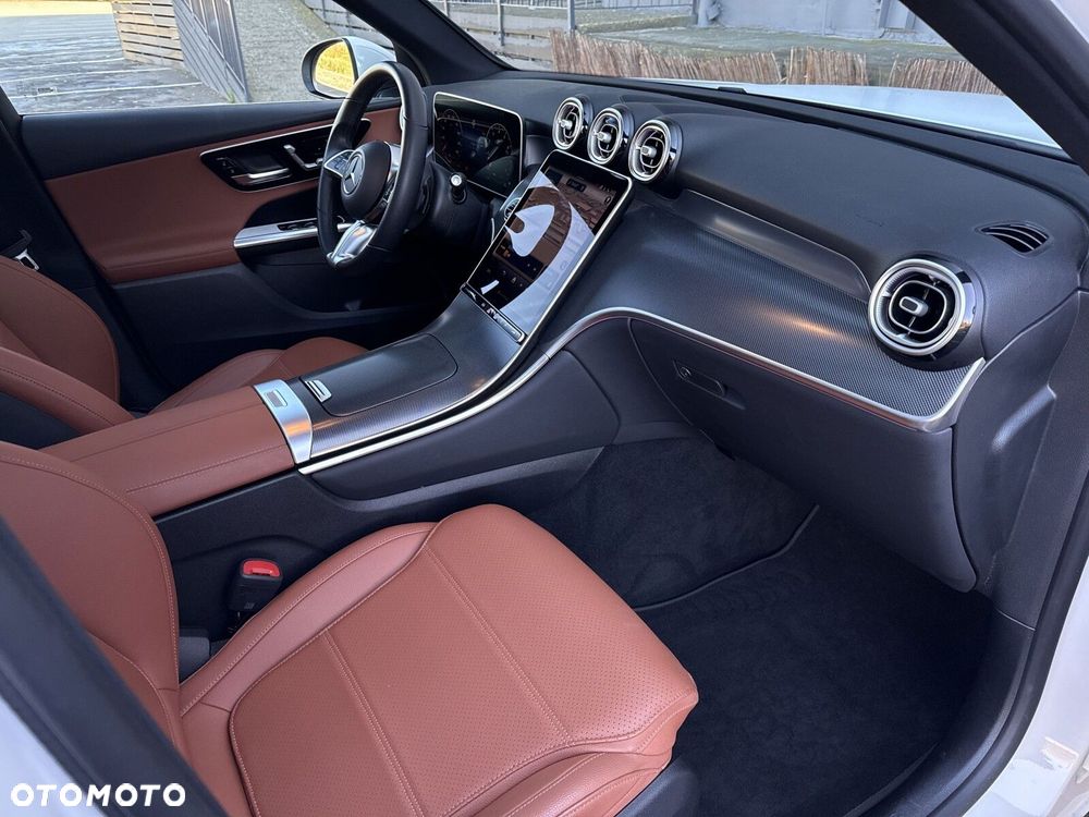 Mercedes-Benz GLC - 24