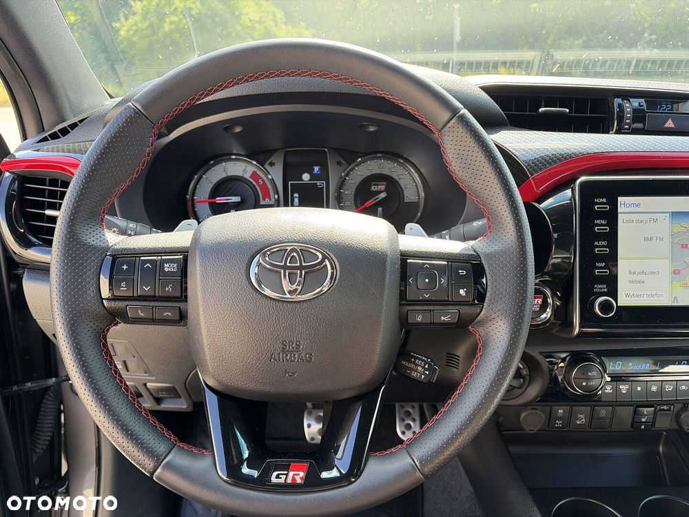 Toyota Hilux 2.8 D-4D Double Cab GR Sport 4x4 - 19