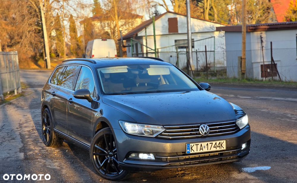 Volkswagen Passat - 1