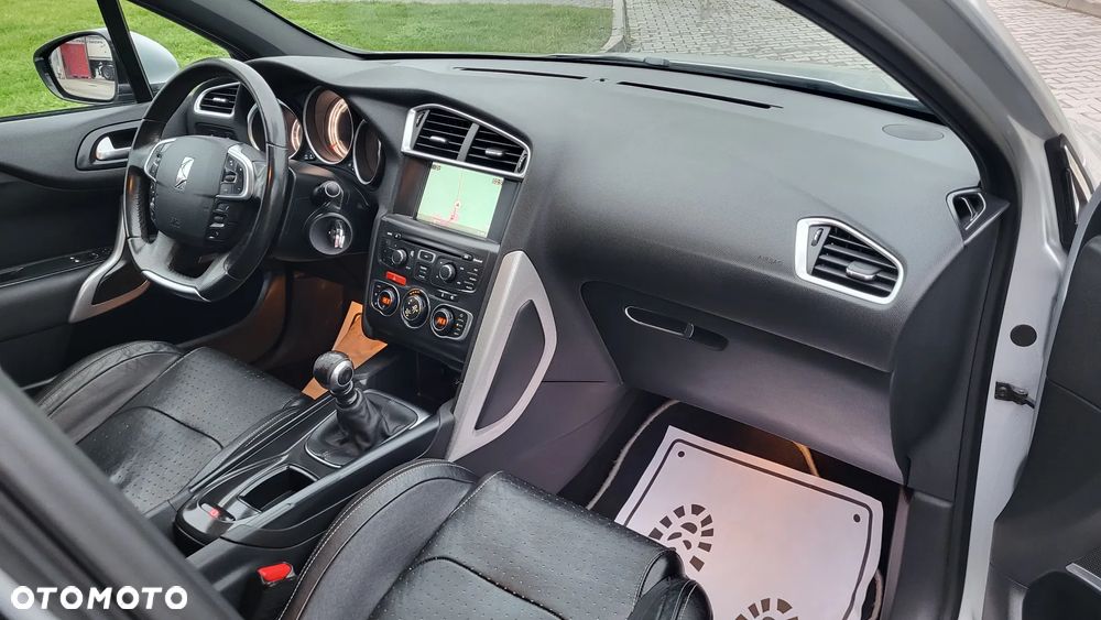 Citroën DS4 HDi 165 Urban Show - 23