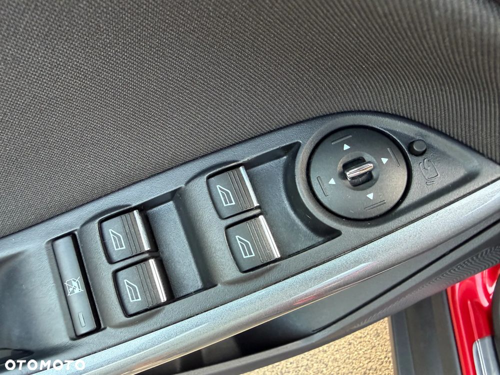 Ford Focus 1.6 EcoBoost Titanium - 27