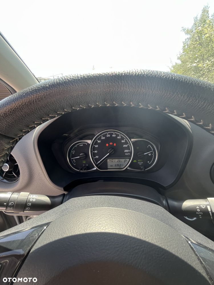 Toyota Yaris - 17