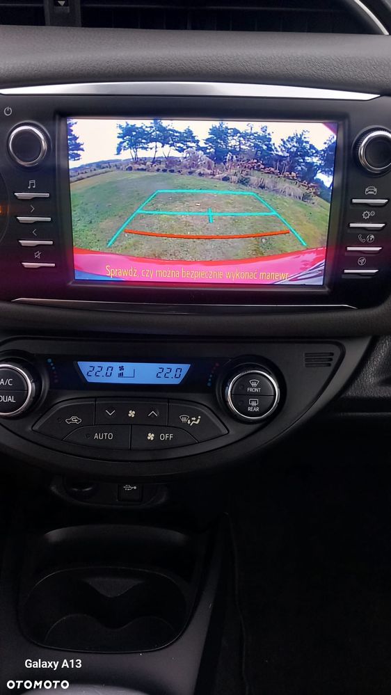 Toyota Yaris Hybrid 100 Premium - 13