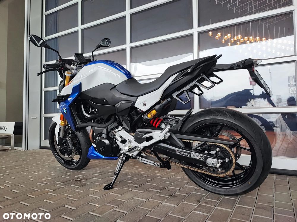 BMW F - 9