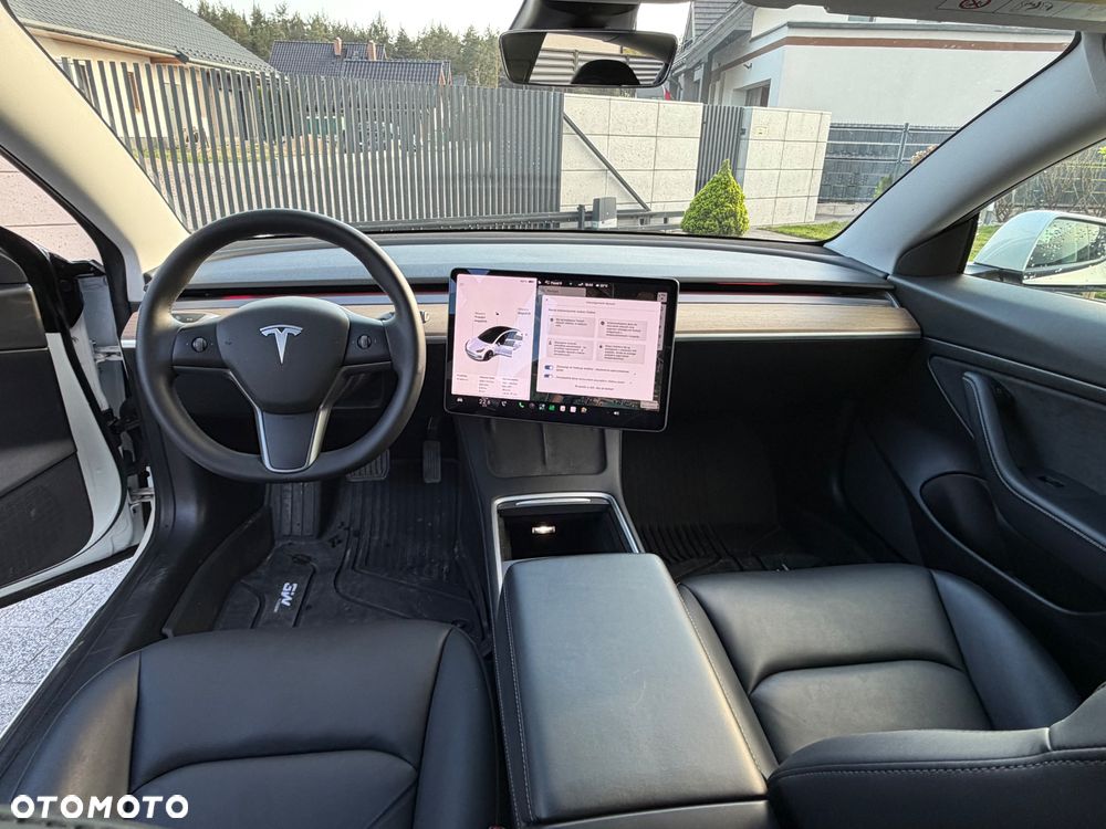Tesla Model 3 RWD - 12