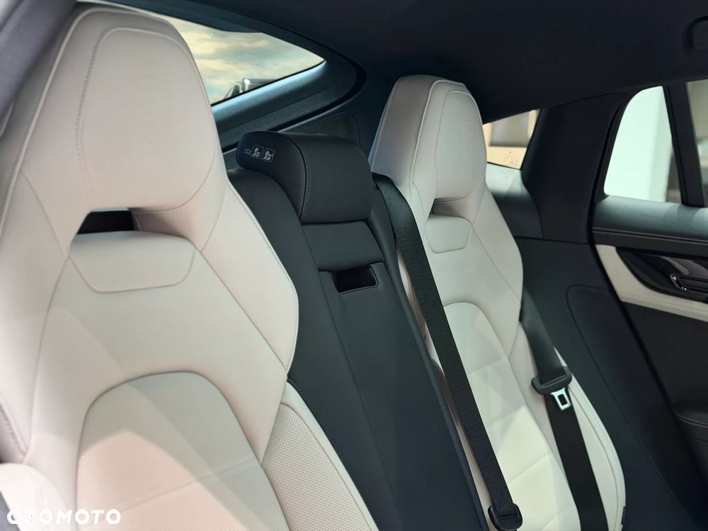 Porsche Panamera 4 E-Hybrid PHEV - 26