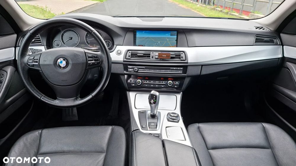 BMW Seria 5 528i Sport-Aut - 8