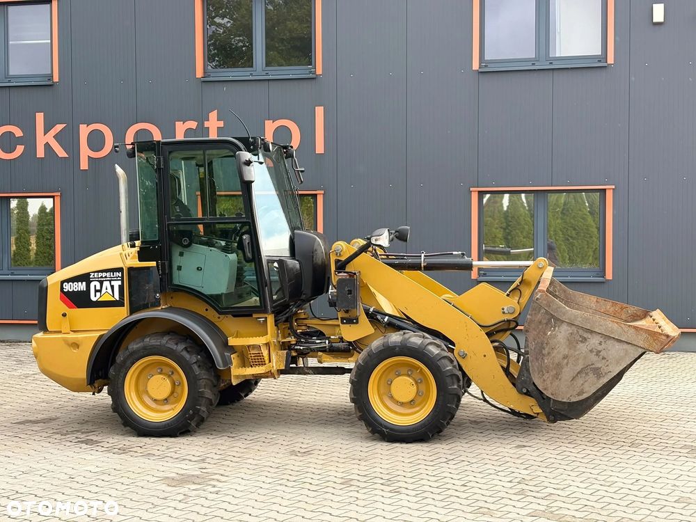 Caterpillar 908M - 5