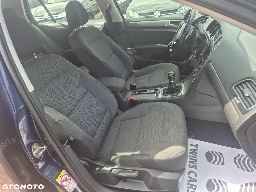 Volkswagen Golf 2.0 TDI SCR Comfortline - 13