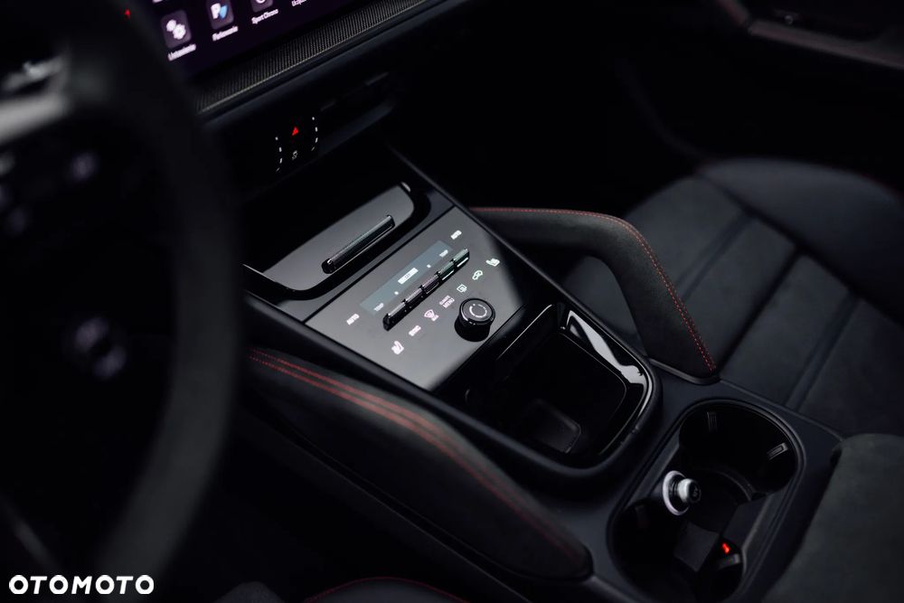 Porsche Cayenne GTS - 31