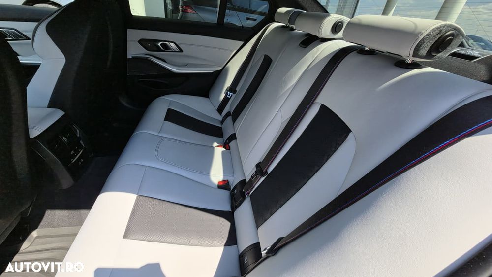 BMW M3 Competition M xDrive - 12