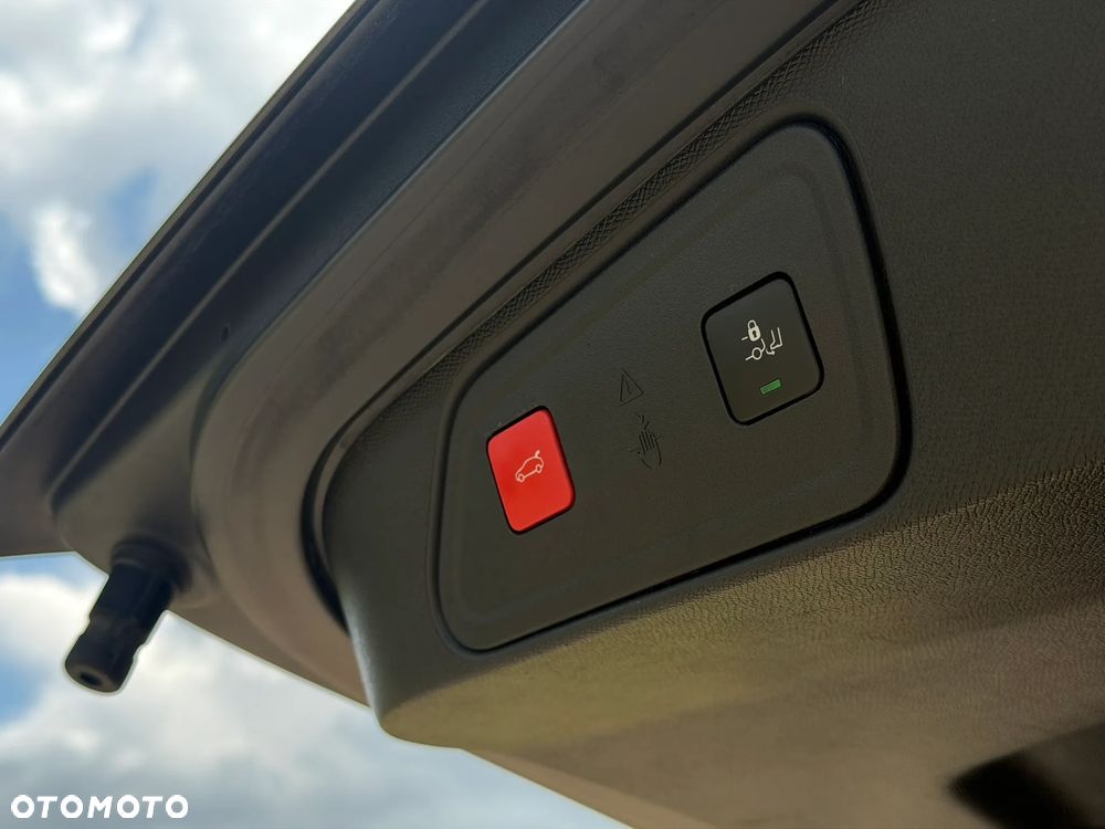 Peugeot 3008 1.6 PureTech Hybrid4 PHEV GT S&S EAT8 - 12
