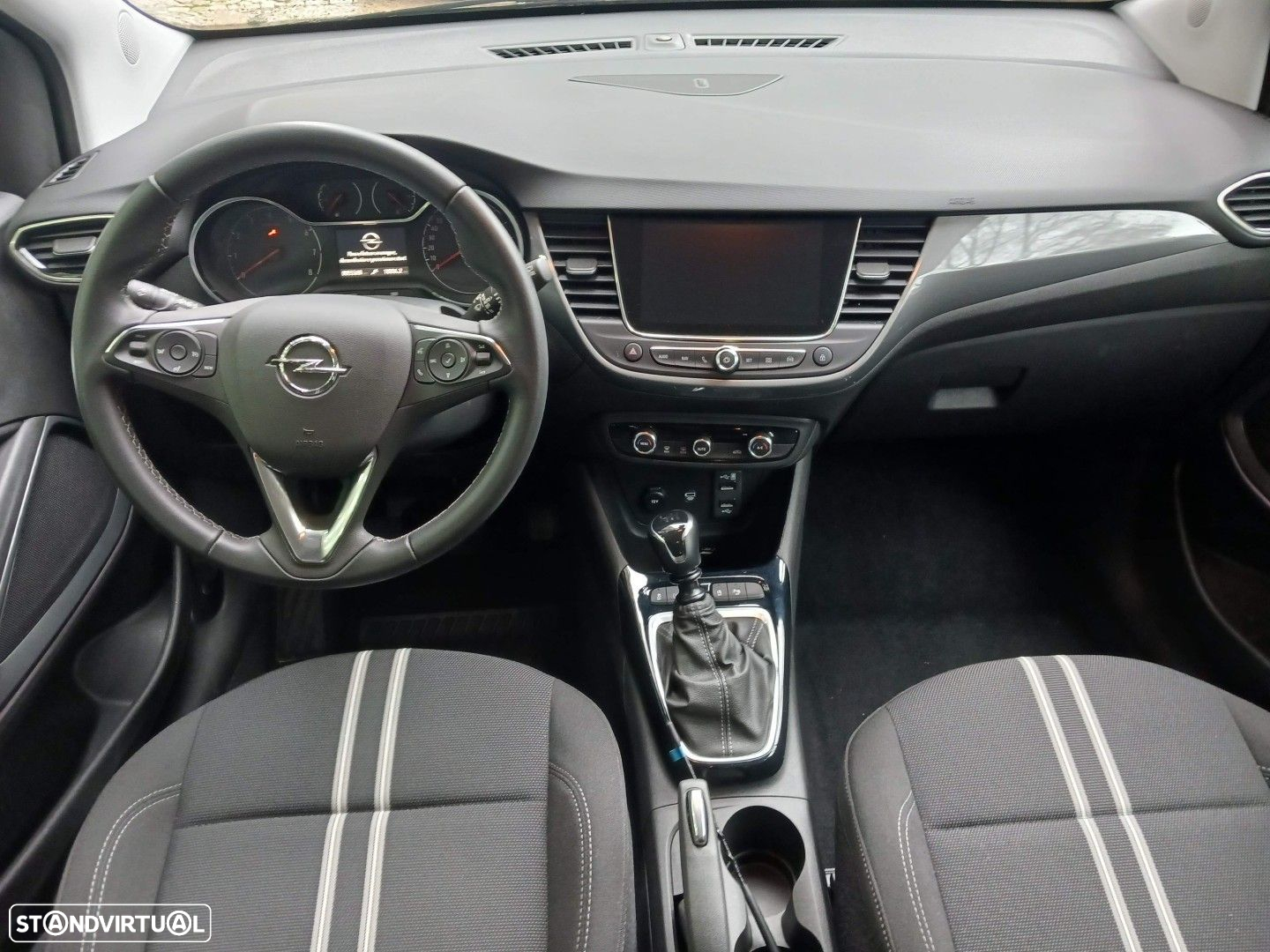 Opel Crossland 1.2 T Design & Tech - 11