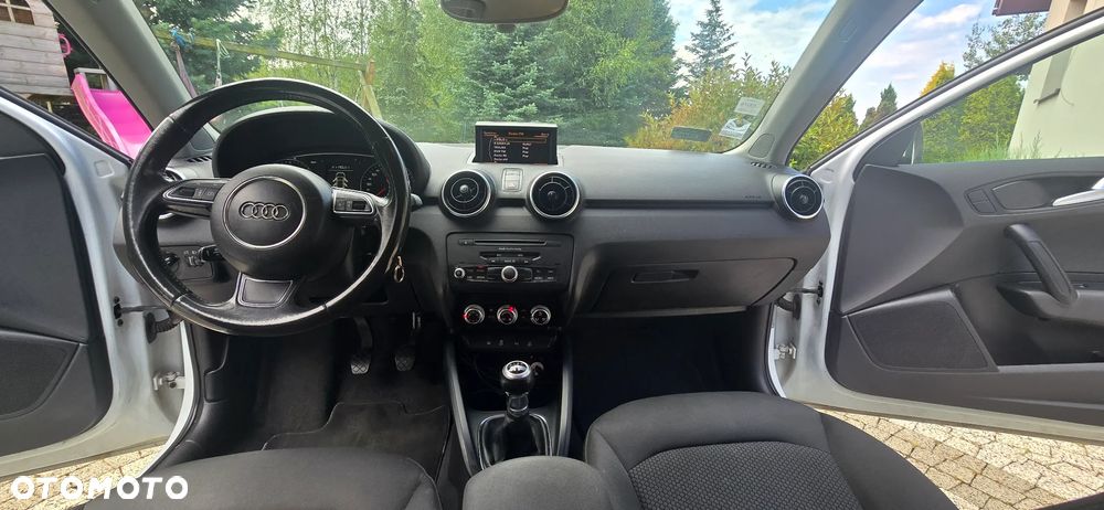 Audi A1 Sportback 1.6 TDI S line Sportpaket - 7