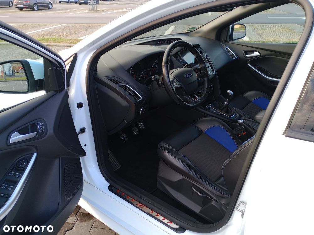Ford Focus ST - 22