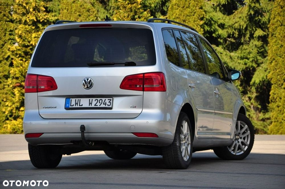 Volkswagen Touran - 16