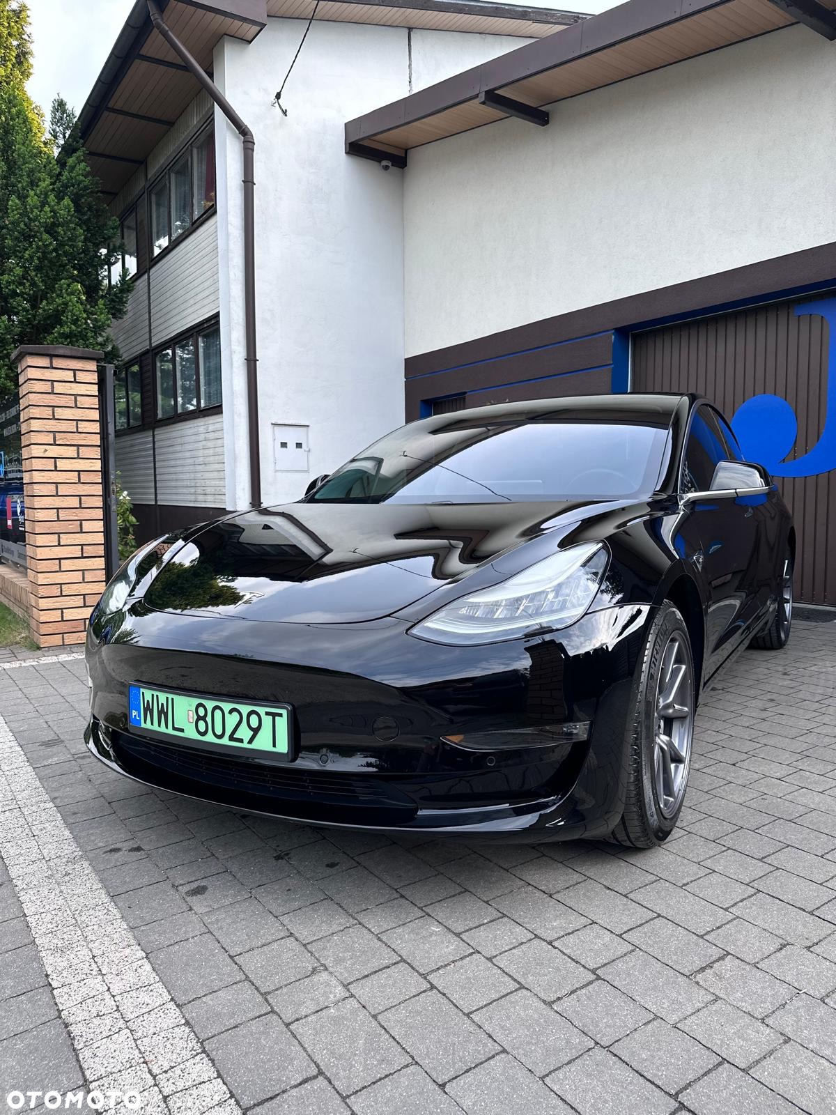 Tesla Model 3 Standard Reichweite Plus Hinterradantrieb - 3