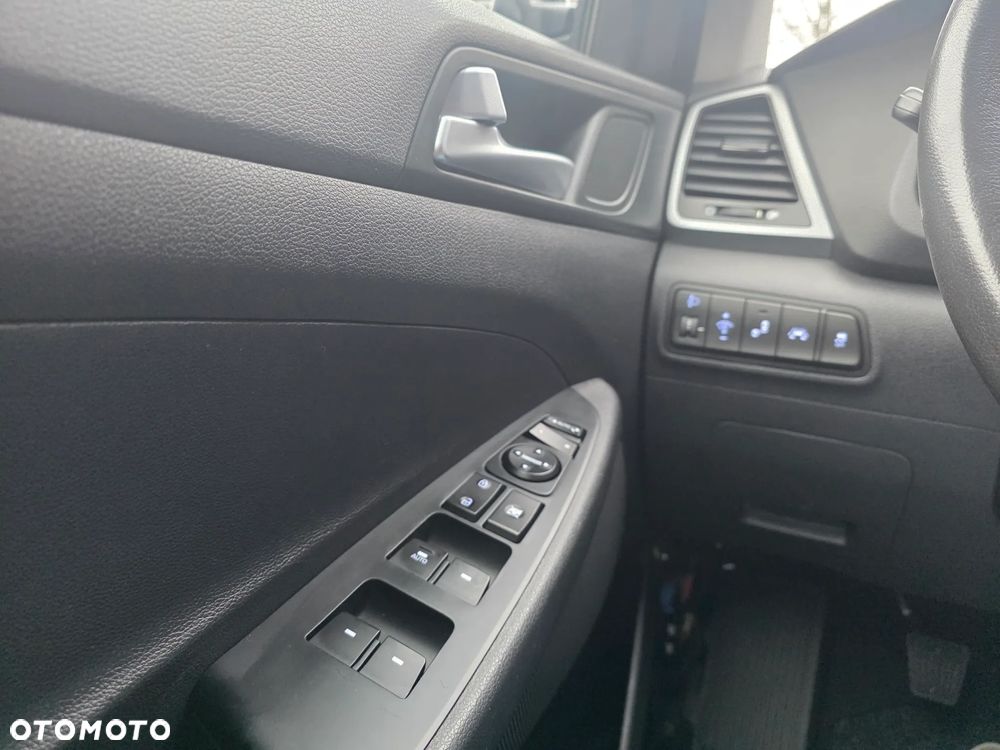 Hyundai Tucson 1.7 CRDI BlueDrive Comfort 2WD - 32