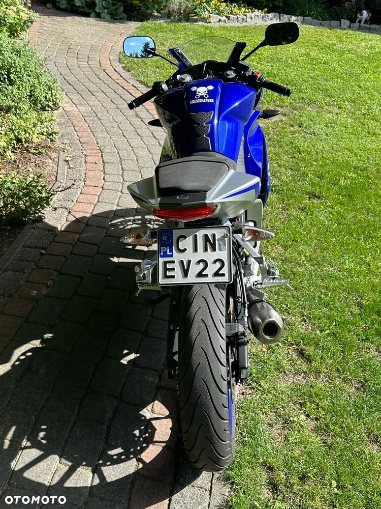 Yamaha YZF - 27