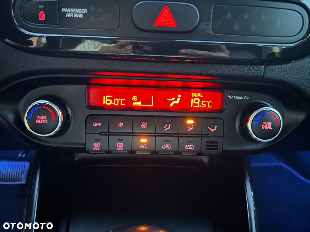 Kia Carens 1.7 CRDi Vision - 20