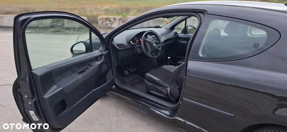 Peugeot 207 1.4 16V Trendy - 7