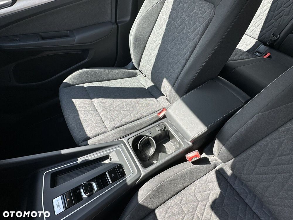 Volkswagen Golf - 28
