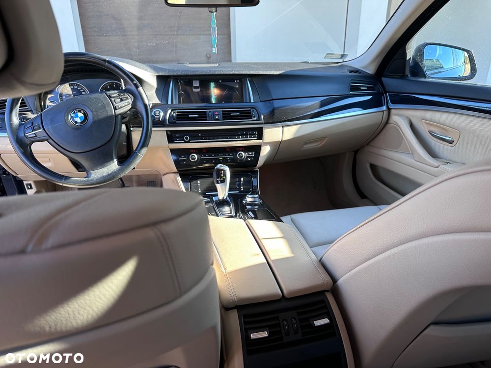 BMW Seria 5 528i xDrive - 5