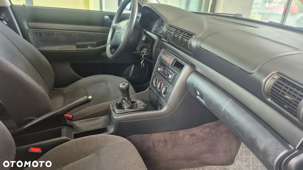 Audi A4 Limousine 1.8 - 26