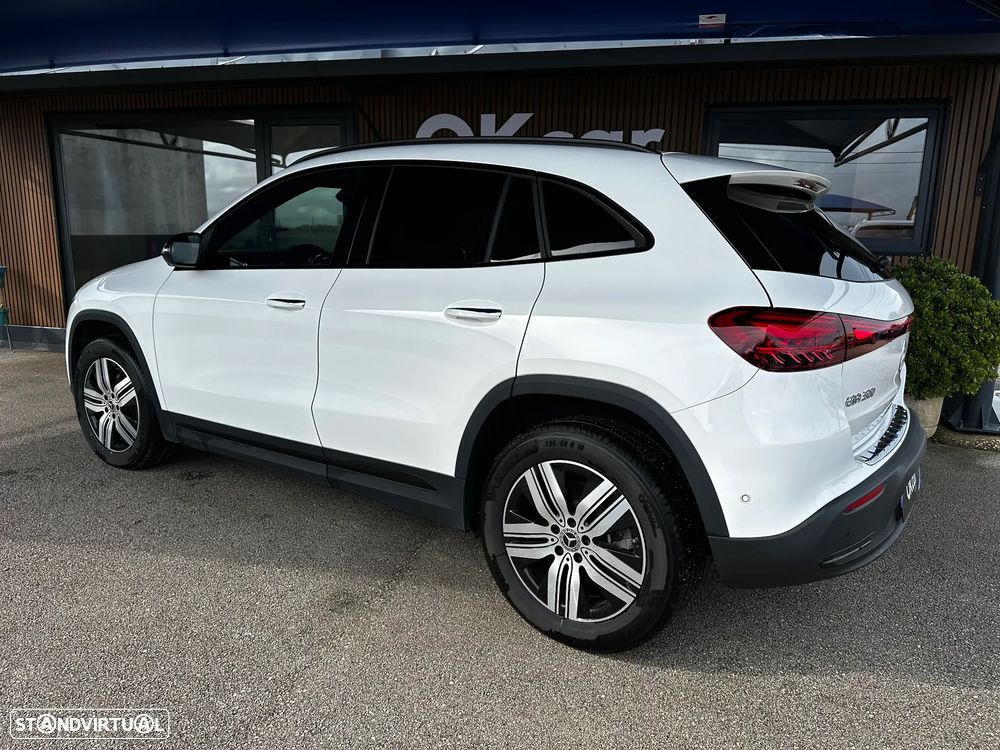 Mercedes-Benz EQA 300 4Matic Electric Art - 17