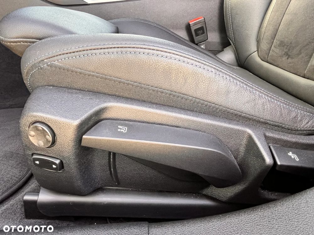 BMW Seria 3 320d xDrive - 23