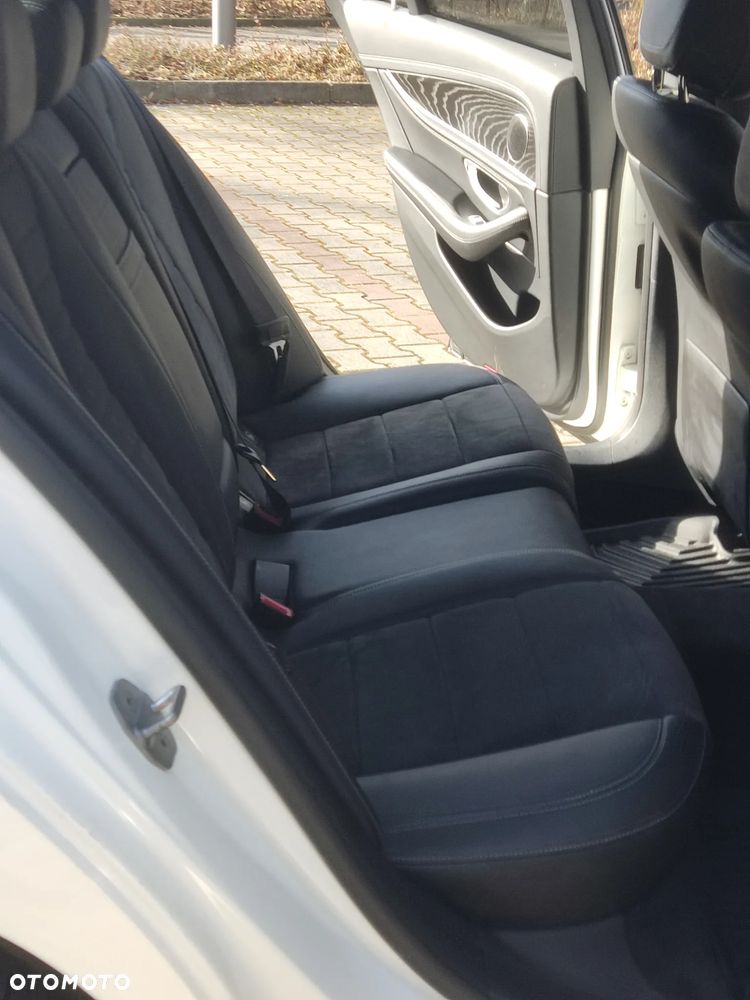 Mercedes-Benz Klasa E 220 d 4-Matic 9G-TRONIC - 20