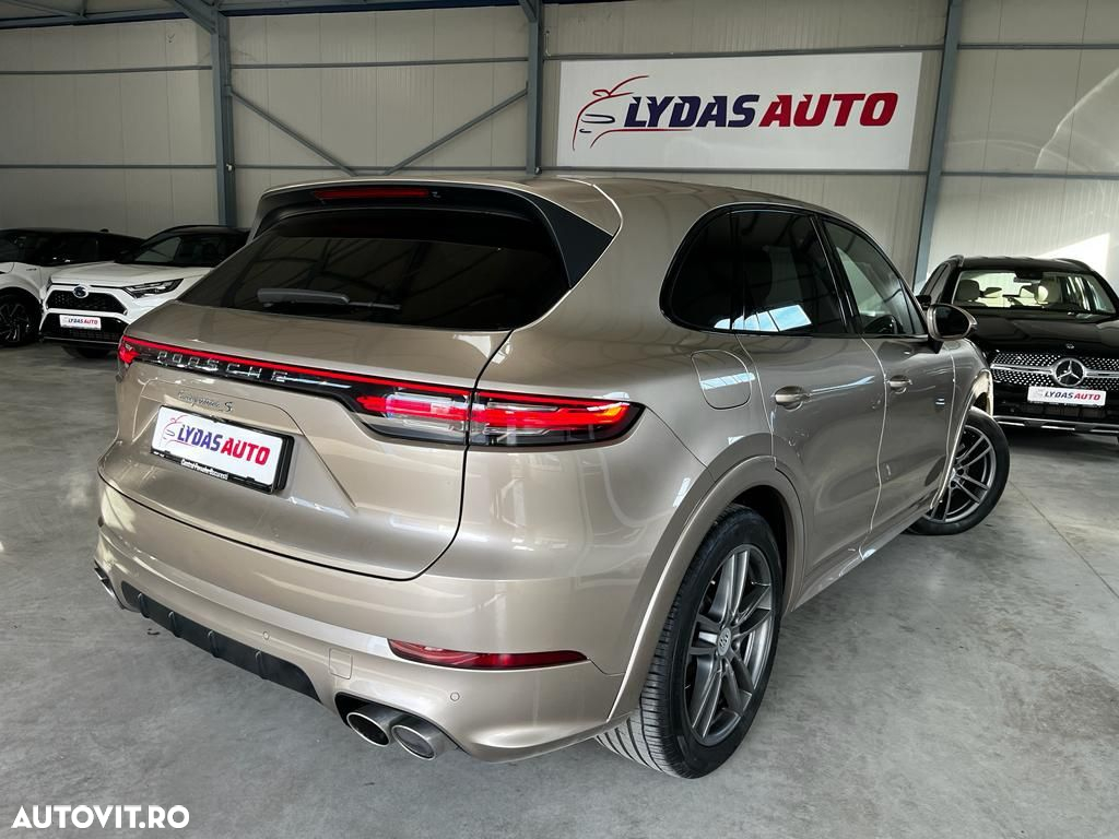 Porsche Cayenne - 3