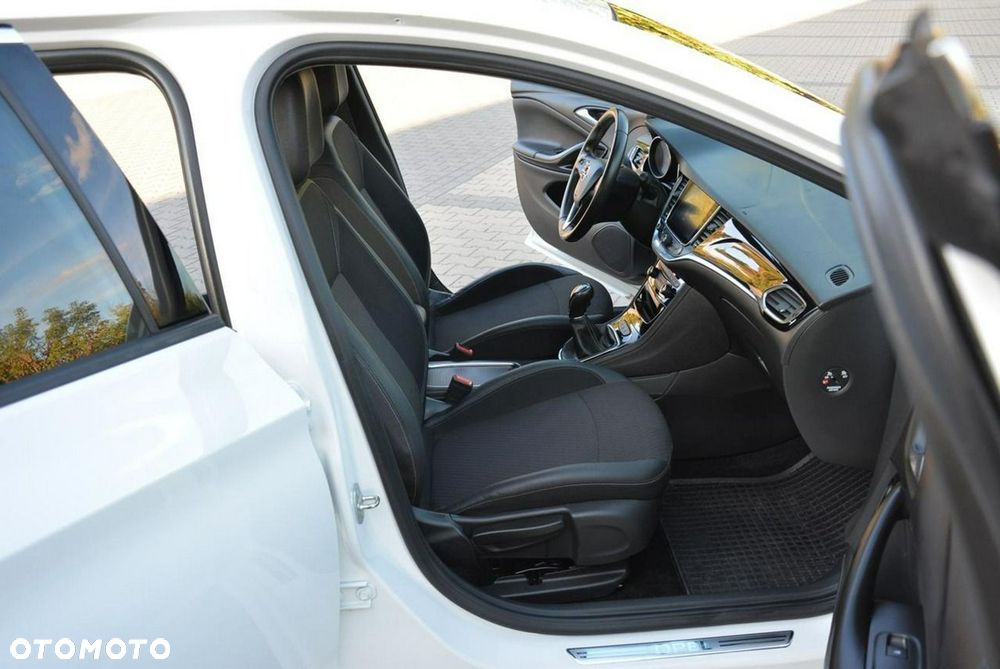 Opel Astra 1.4 Turbo Innovation - 14