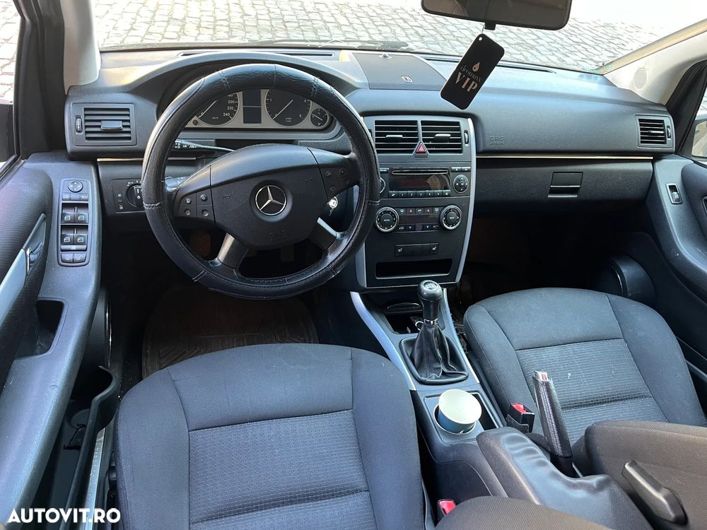 Dezmembrez Mercedes Benz B class W245 B180CDI gri argintiu cutie manuala 2006 - 2