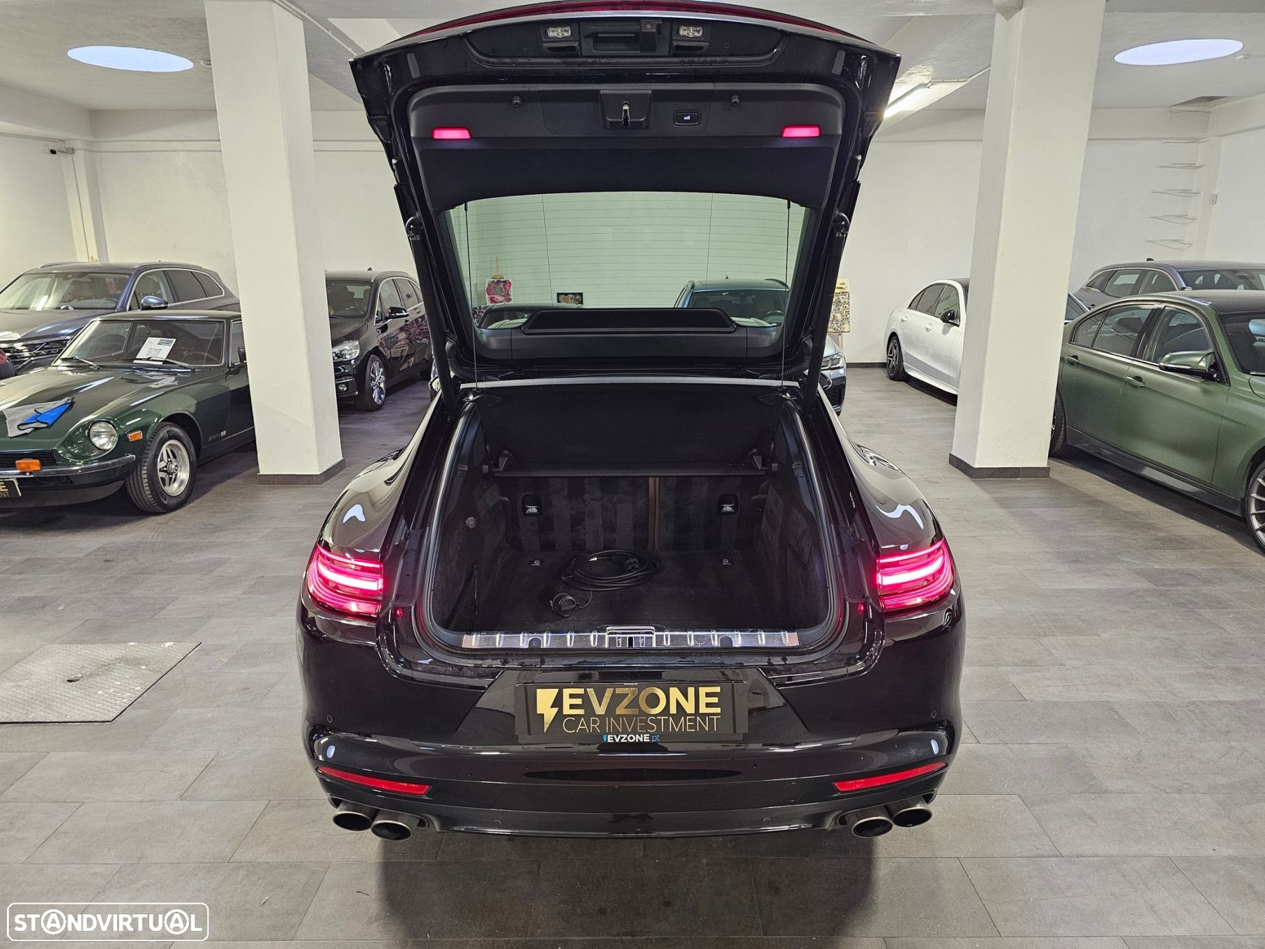 Porsche Panamera 4 E-Hybrid Platinum Edition - 35