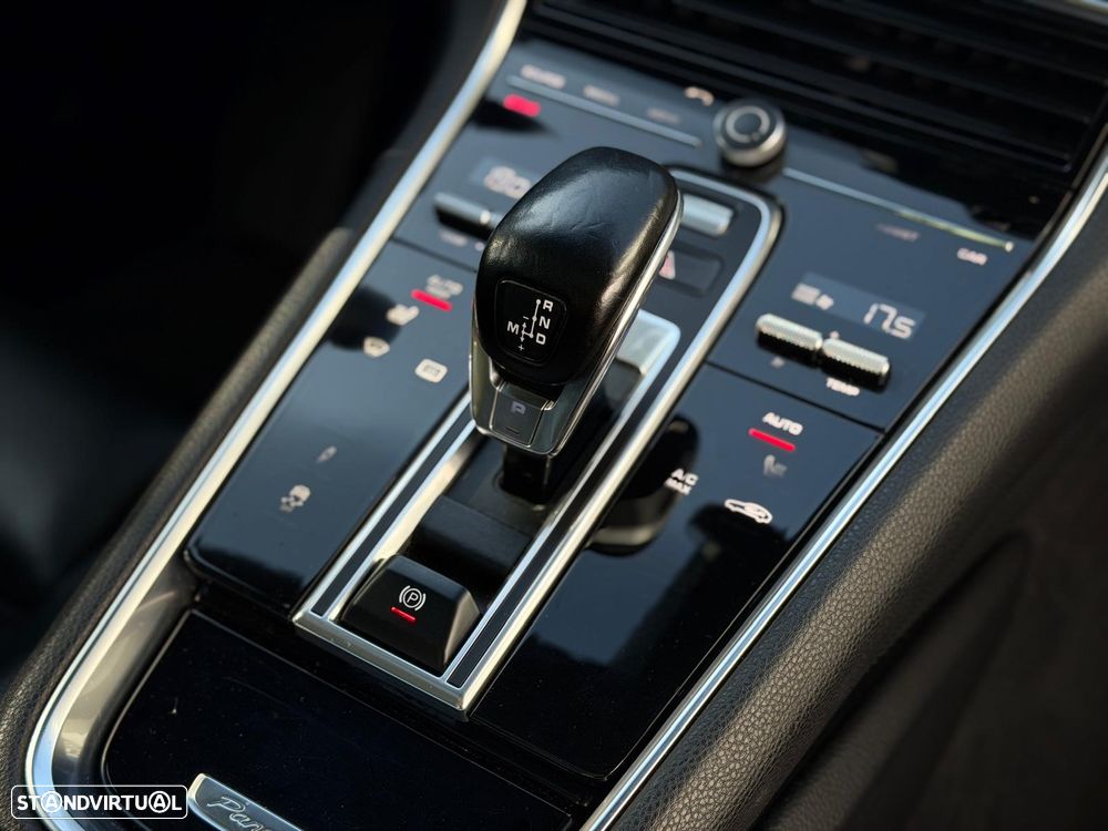 Porsche Panamera 4 E-Hybrid - 43