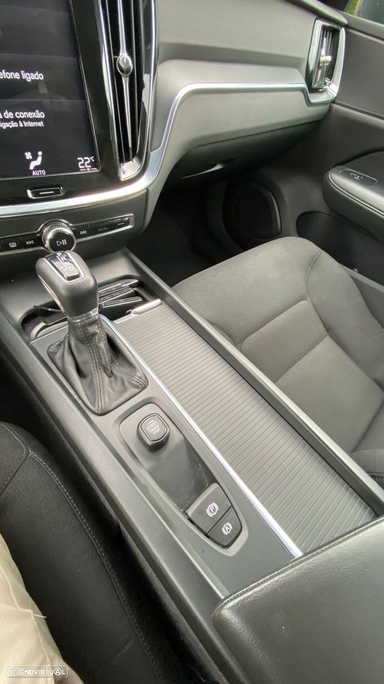 Volvo V60 2.0 D3 Momentum Plus Geartronic - 46
