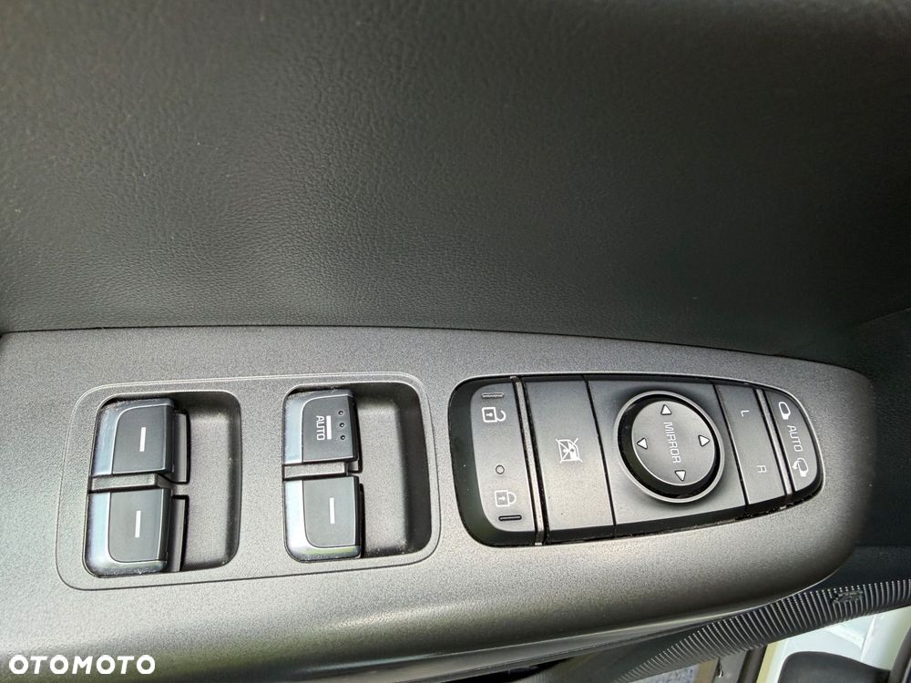 Kia Sportage 2.0 CRDI 4WD Automatik Spirit - 29