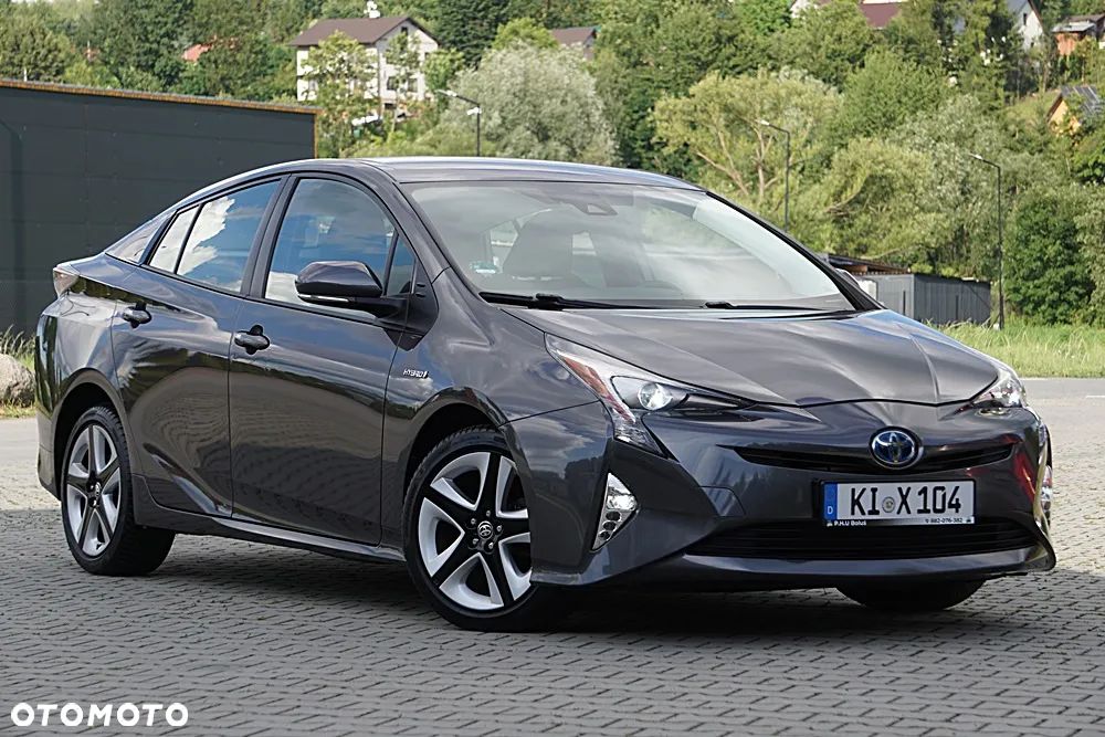 Toyota Prius Hybrid Executive - 3