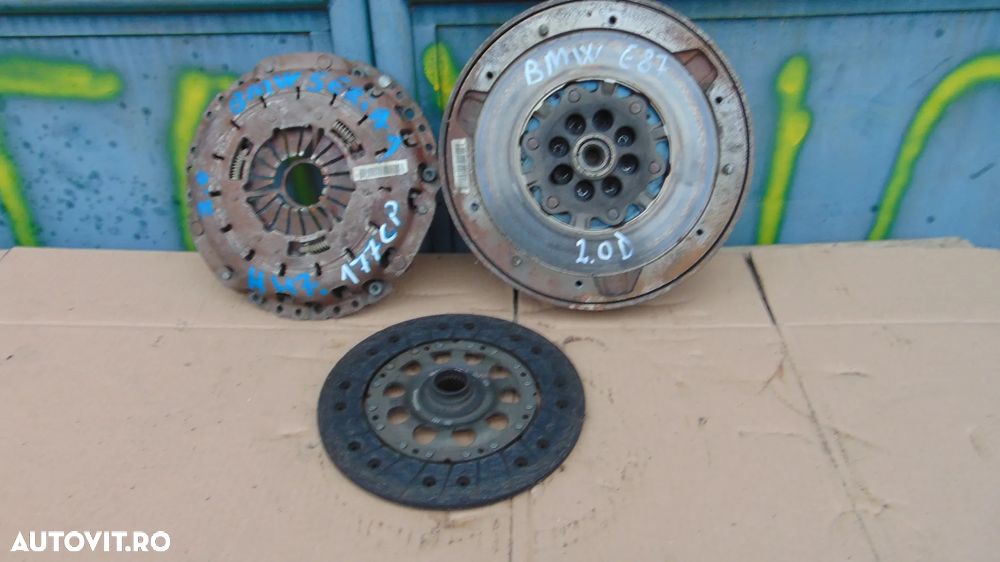 Kit ambreiaj BMW Seria 1 E87/E81 seria 3 E90/E91 motor 2.0 diesel 177 CP 6+1 viteze an 2007 cod 21217577479 - 2