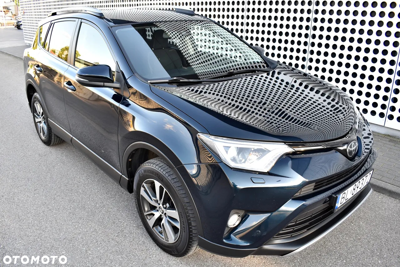 Toyota RAV4 - 10