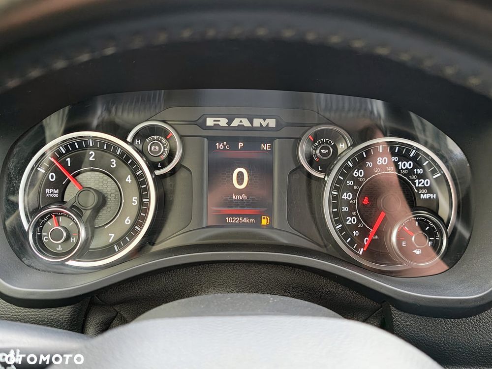 RAM 1500 5.7 Crew Cab Bighorn - 31