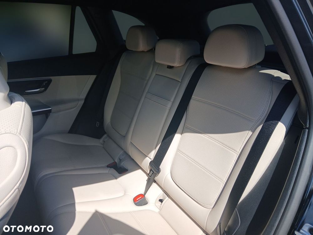 Mercedes-Benz GLC 200 4Matic 9G-TRONIC Avantgarde Advanced - 20