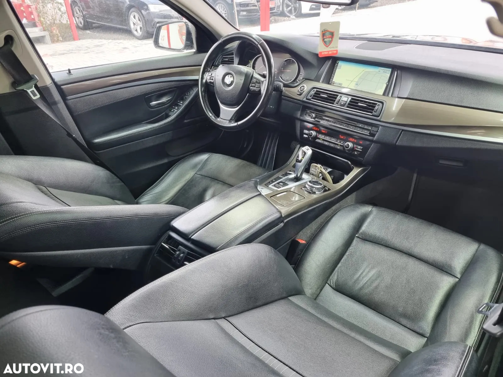 BMW Seria 5 520d xDrive - 17