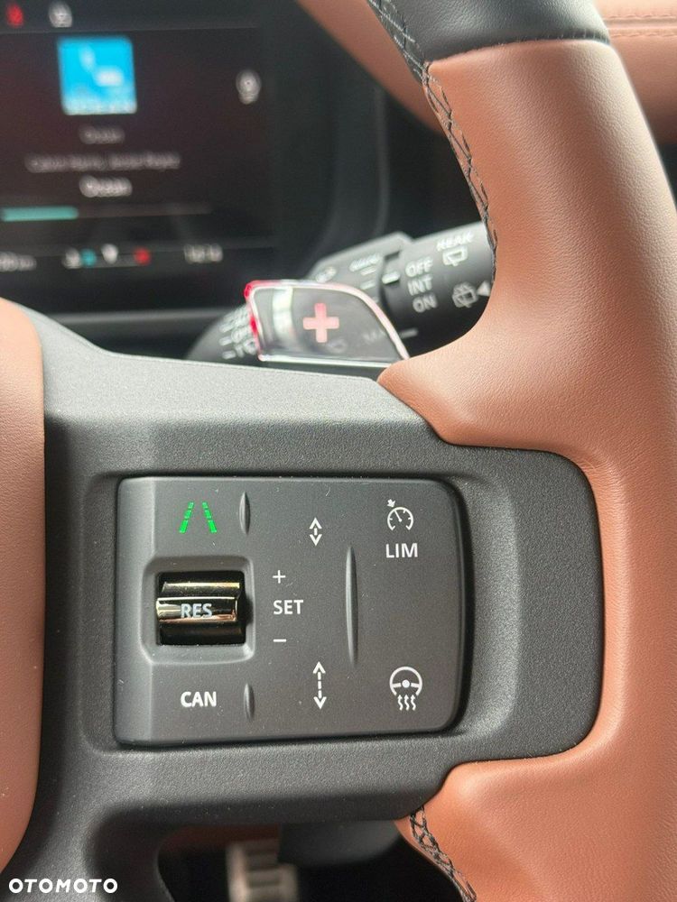 Land Rover Defender - 18