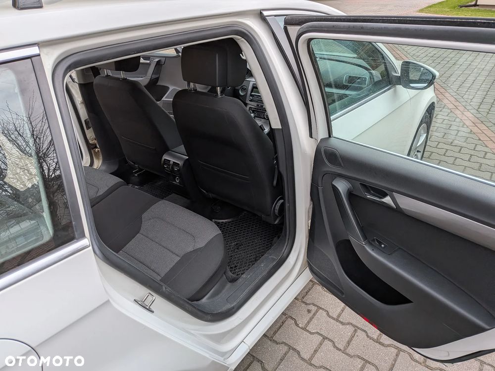 Volkswagen Passat - 10