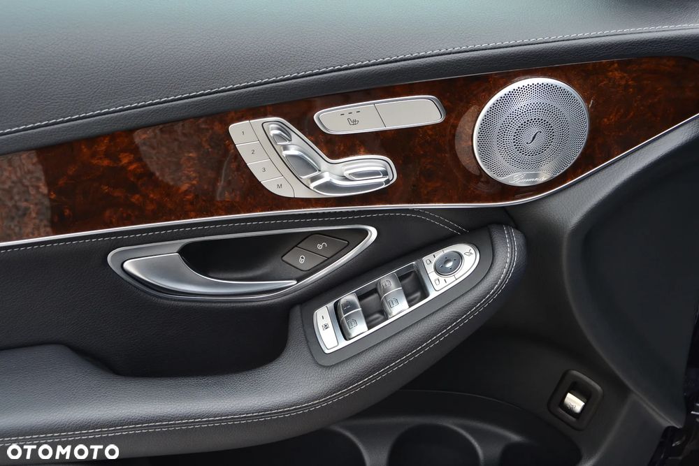 Mercedes-Benz GLC 300 4Matic 9G-TRONIC Exclusive - 28