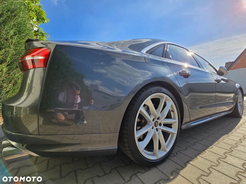 Audi S8 - 8