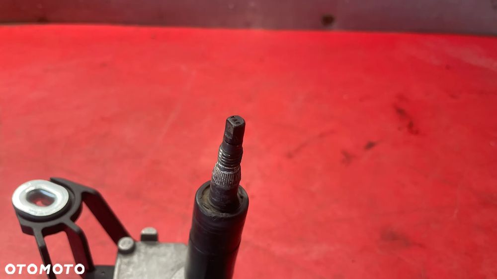 SILNICZEK WYCIERACZKI VW POLO 9N 6Q6955711A - 2